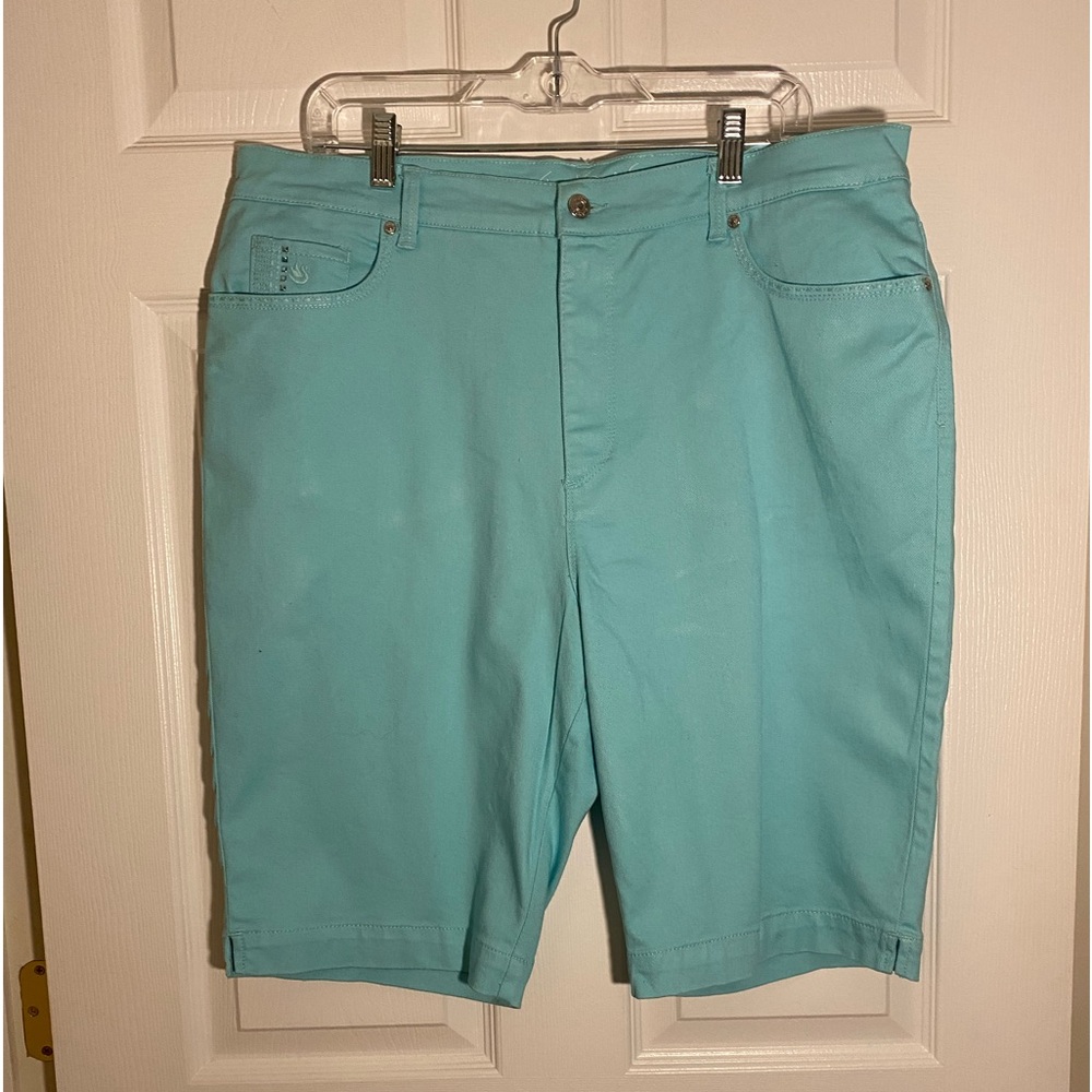 Gloria Vanderbilt Shorts